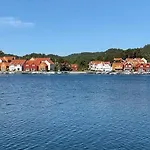 Seaside On Furuholmen Near Lindesnes Holiday home *