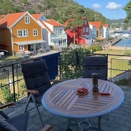 別荘 Seaside On Furuholmen Near Lindesnes *