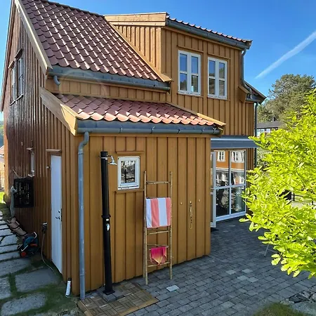 別荘 Seaside On Furuholmen Near Lindesnes *